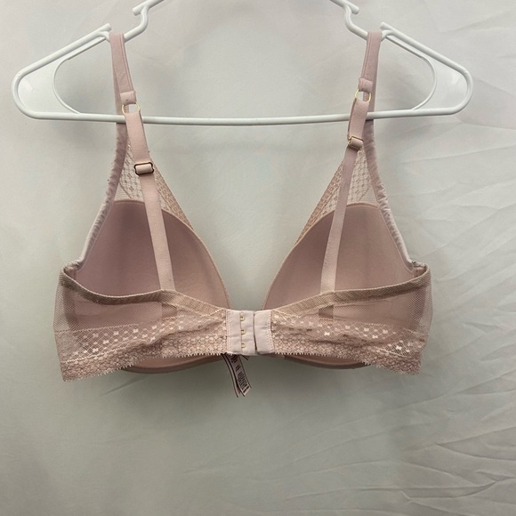 Victoria’s Secret Incredible 36DD Bra Light Pink - Picture 6 of 12